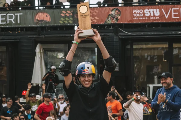 Gui Khury bate recorde mundial no Vert e é campeão do Pro Tour STU SP