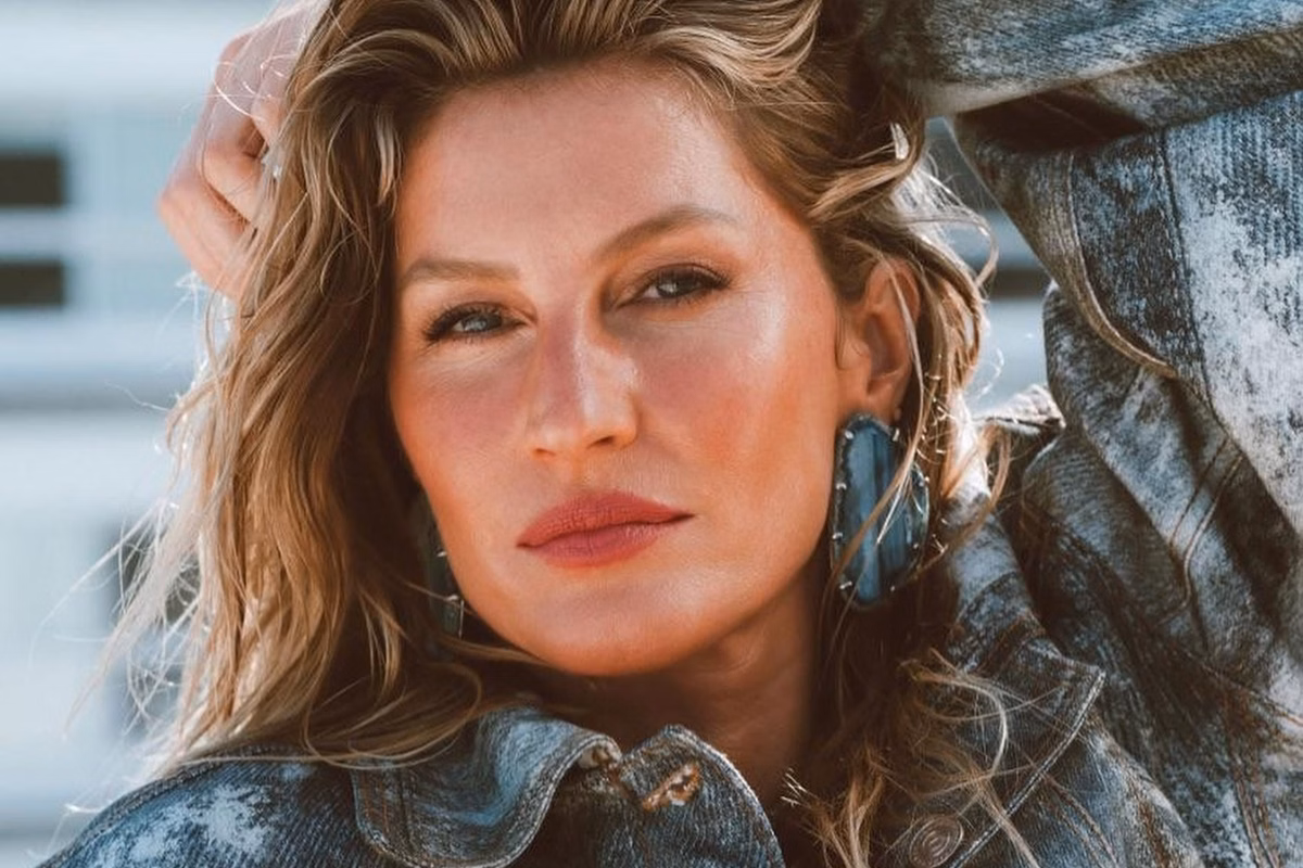 Gisele Bündchen posa para campanha de uma marca de roupas - Metrópoles