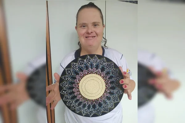 Exposição no DF reúne artes e artesanatos de pessoas com deficiências