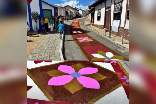 Páscoa: tradição dos tapetes colore ruas de Santa Luzia (MG)