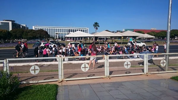 Protesto de estudantes contra MP do ensino médio termina em confusão