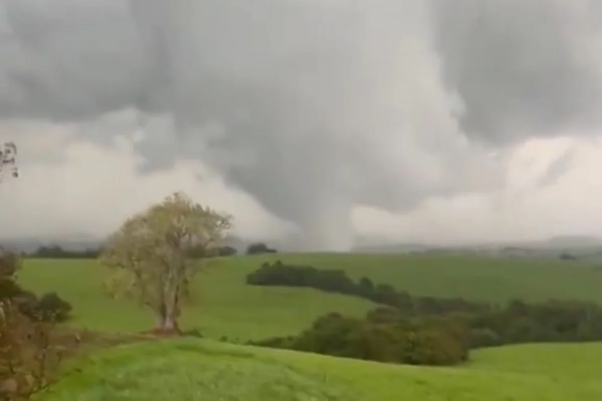 Tornado no RS é classificado como F2, com ventos de até 200 km/h