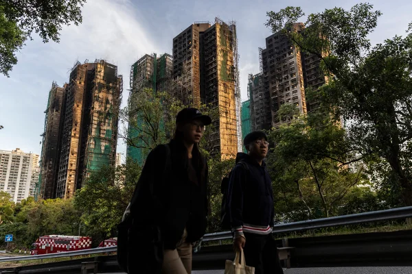 Incêndio em complexo habitacional de Hong Kong