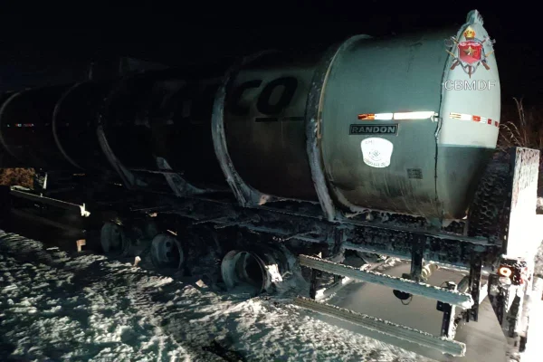 Carreta pega fogo na BR-020