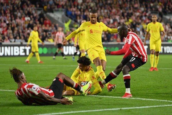 Em jogo eletrizante, Liverpool e Brentford ficam no empate