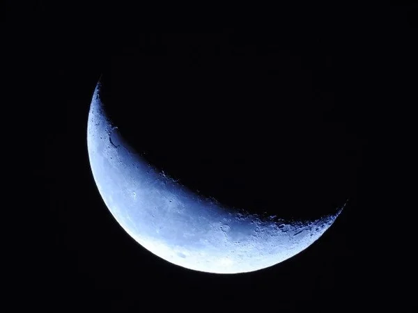 Entenda o que é Lua colorida e como ela afeta sua vida