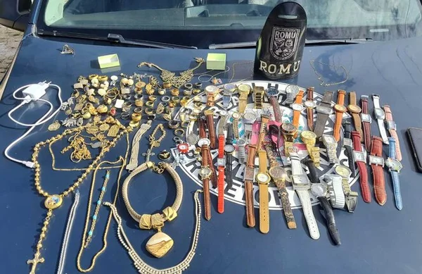 Ladrão deixa cair alvará e é preso