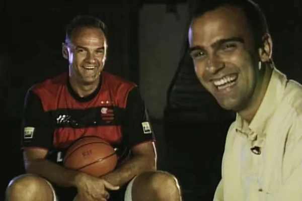 Oscar Schmidt anunciou a aposentadoria ao irmão Tadeu Schmidt