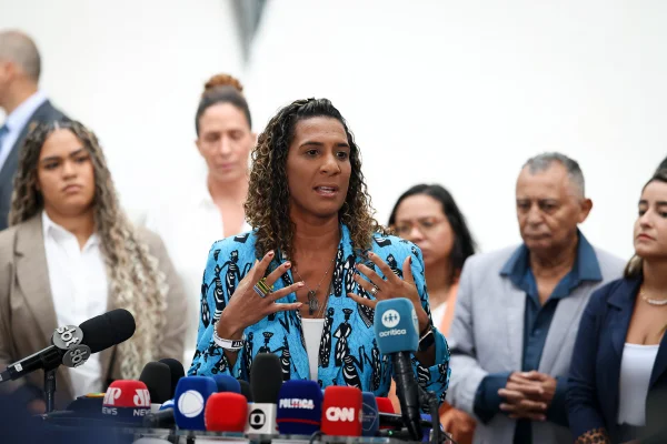 Caso Marielle e Anderson: familiares e ministra concedem coletiva antes do início do julgamento no STF