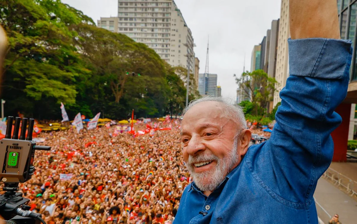 Presidente Lula durante ato ”Lula em São Paulo, O Brasil Pronto Pra Mais” na Avenida Paulista, em São Paulo Presidente Lula durante ato ”Lula em São Paulo, O Brasil Pronto Pra Mais” na Avenida Paulista, em São Paulo