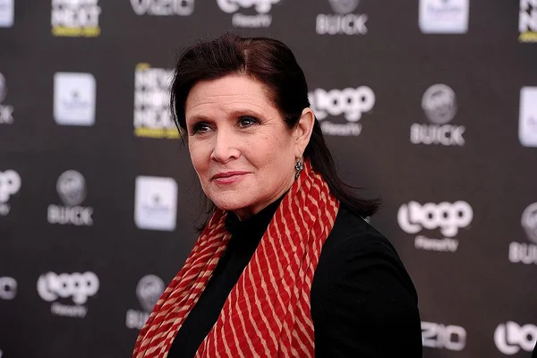 Morte de Carrie Fisher ocorreu por apneia, afirmam legistas