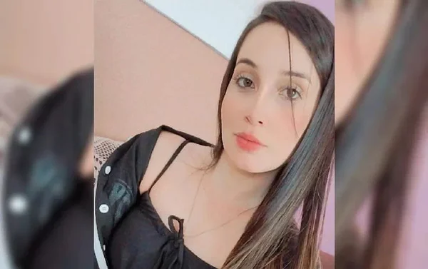 Natacha teve complicações em uma cirurgia de implante de silicone