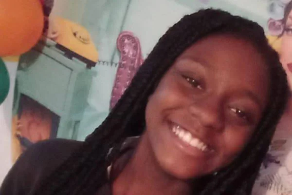 Emanuelle Oliveira da Silva, 13 anos, desaparecida no Rio de Janeiro