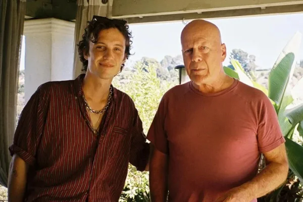Bruce Willis aparece em nova foto tirada pela filha: “Meu sol”