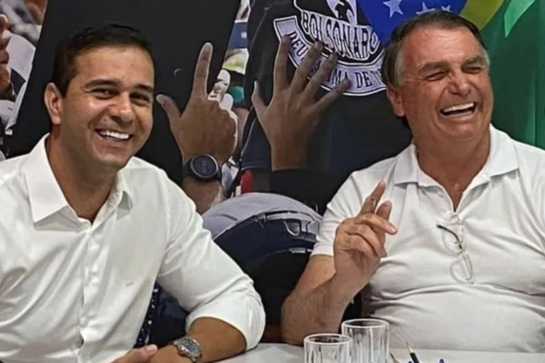 O empresário Renato Araújo, pré-candidato do PL à Prefeitura de Angra dos Reis, e o ex-presidente Jair Bolsonaro
