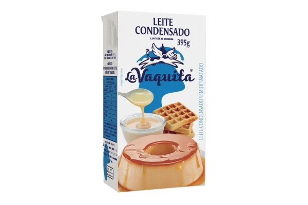 Imagem mostra o produto leite condensado da marca la vaquita interditado pela anvisa em fundo branco. Metrópoles
