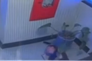 Cuidadora caída no chão