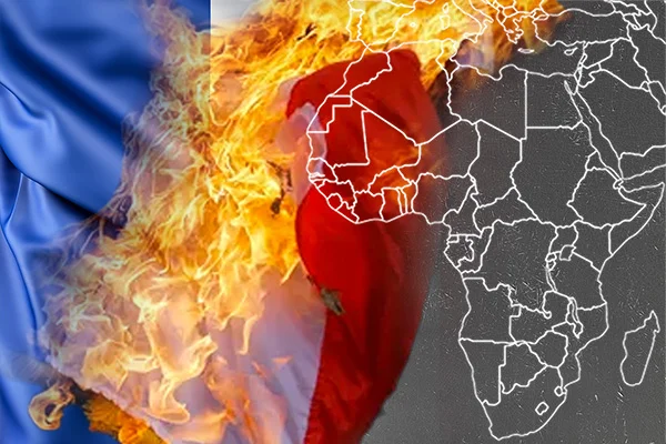 Montagem da bandeira francesa queimando sobre o mapa da África Ocidental - Metrópoles