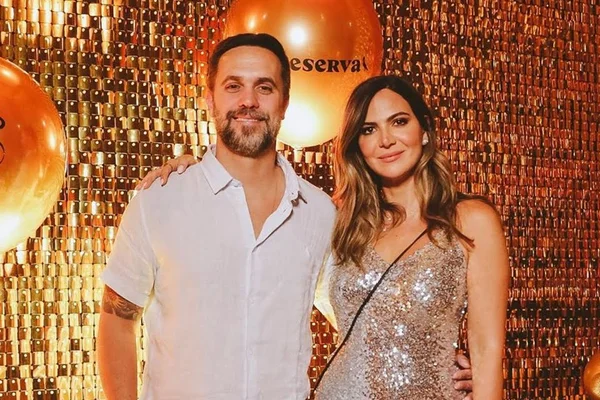 Carol Sampaio vai se casar na Sapucaí (Reprodução: Instagram)