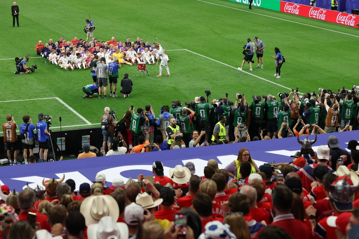 Martin Odegaard Comanda Vibrante 'Remada Viking' da Noruega Pós-Classificação para Oitavas da Copa do Mundo 2026 e Desafio Contra o Brasil