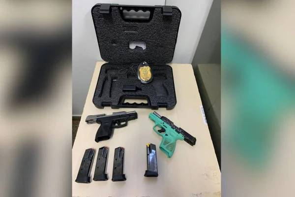 A Polícia Civil do Estado de Goiás, por meio da Delegacia Especializada de Atendimento à Mulher (DEAM) de Planaltina (GO), cumpriram nessa segunda-feira (20/5), um mandado de busca e apreensão contra um homem acusado de violência doméstica no Entorno.