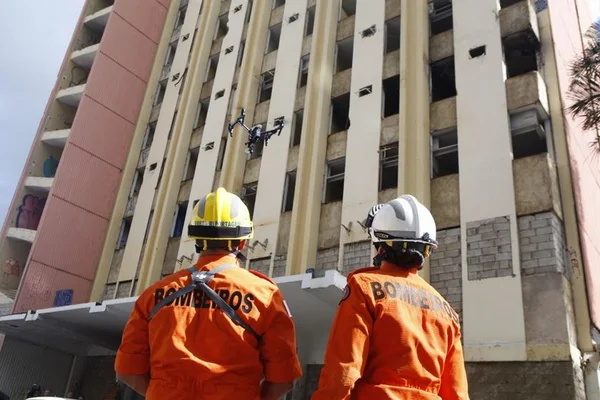 Drone flagra focos de dengue no terraço do Hotel Torre Palace