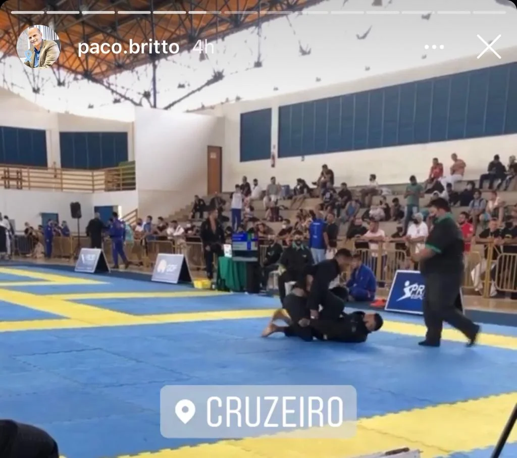 O vice-governador compartilhou imagem em que é possível ver a arquibancada cheia ao fundo O vice-governador compartilhou imagem em que é possível ver a arquibancada cheia ao fundo