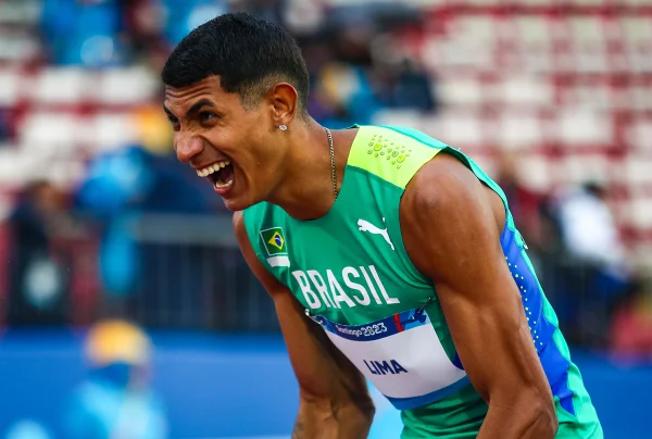 Matheus Lima confirma vaga na semifinal dos 400m com barreira