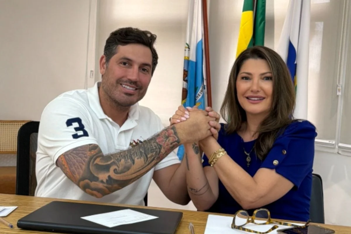 Antonia Fontenelle se filiou ao PSDB do Rio de Janeiro em 1º de abril de 2026, a convite do deputado federal e presidente estadual da sigla, Luciano Vieira. Antonia Fontenelle se filiou ao PSDB do Rio de Janeiro em 1º de abril de 2026, a convite do deputado federal e presidente estadual da sigla, Luciano Vieira.