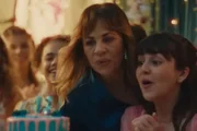 Karine Teles e Klara Castanho em #SalveRosa Karine Teles e Klara Castanho em #SalveRosa