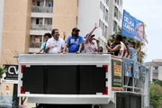 Carreata em comércio e casas do Guará Carreata em comércio e casas do Guará