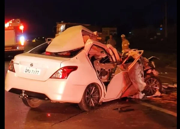 Motorista morre ao se envolver em acidente com caminhão na BR-020