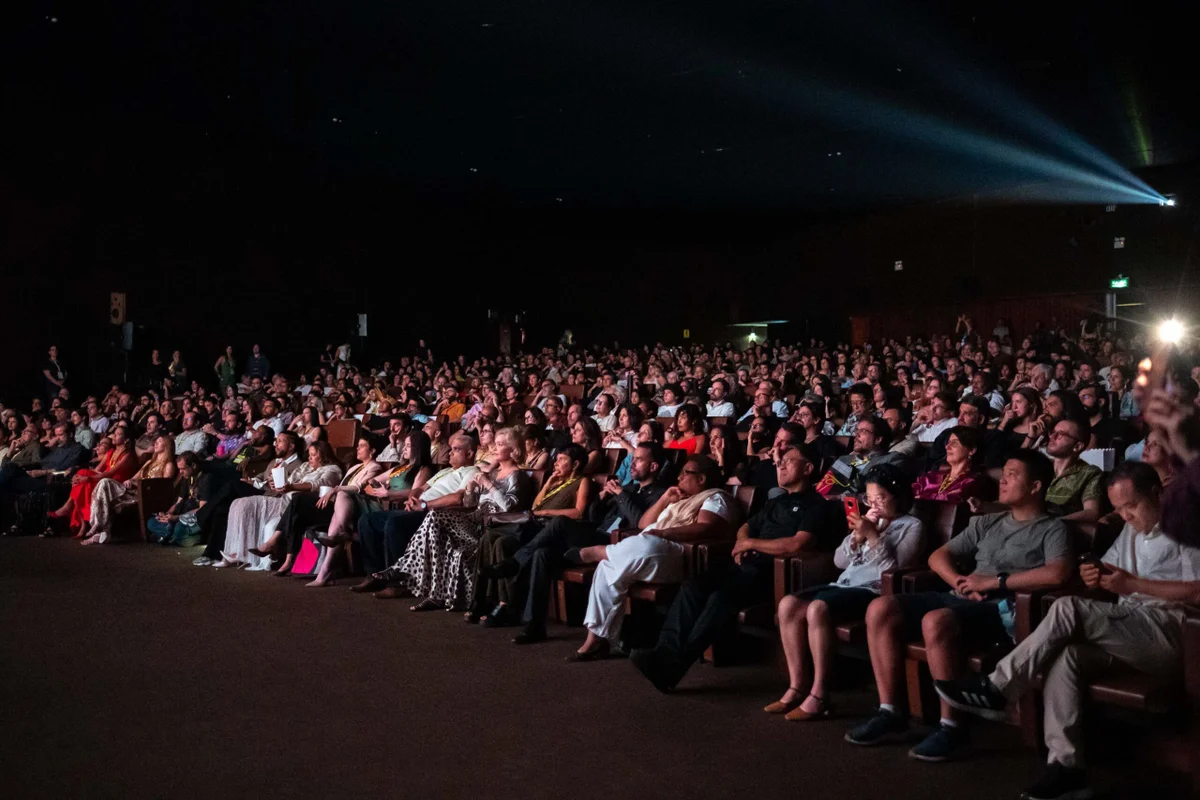Julia Lemmertz se emociona ao receber homenagem no Festival de Brasília - imagem 6 Julia Lemmertz se emociona ao receber homenagem no Festival de Brasília - imagem 6