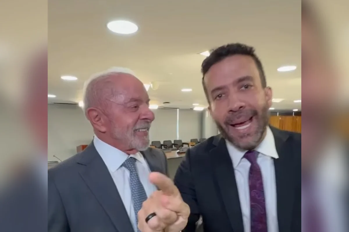 Lula diz que vai usar celular de Janja para entrar no canal de Janones