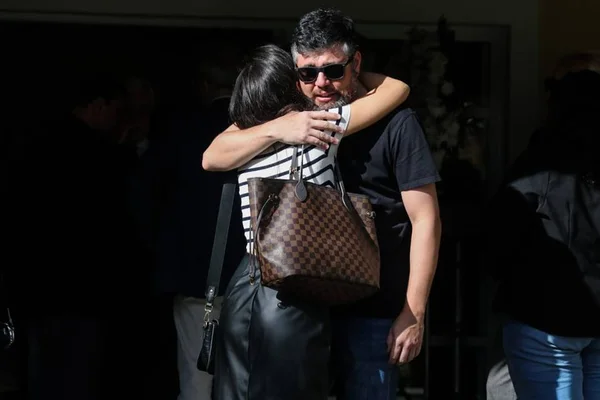 Imagem colorida mostra o enterro do juiz assassinado em Pernambuco - metrópoles