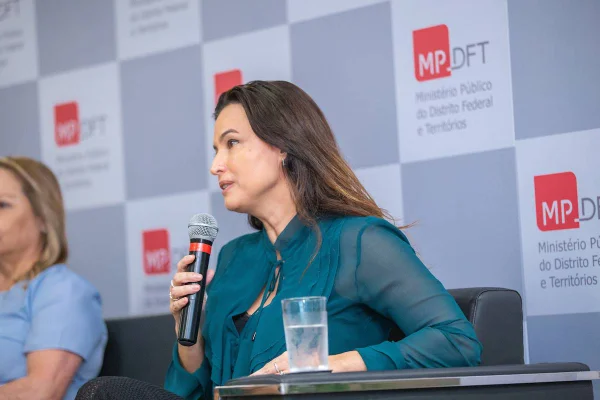 Procuradora-Geral de Justiça do DF, Fabiana Costa