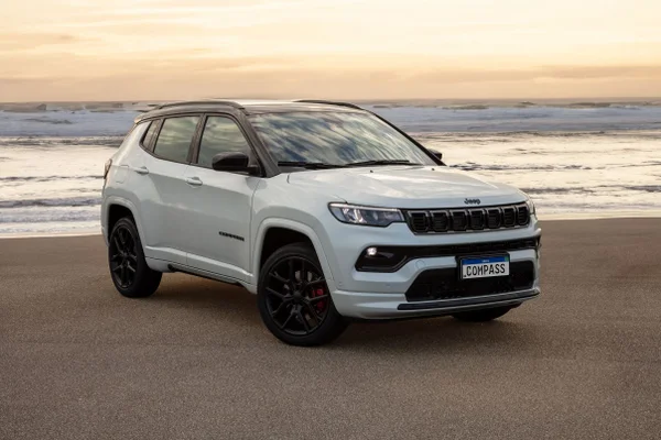 SUV Jeep Compass fica mais potente, seguro e, ufa!, mais barato