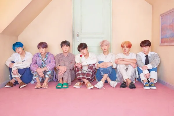 BT21: personagens animados do grupo BTS estampam nova collab da Uniqlo