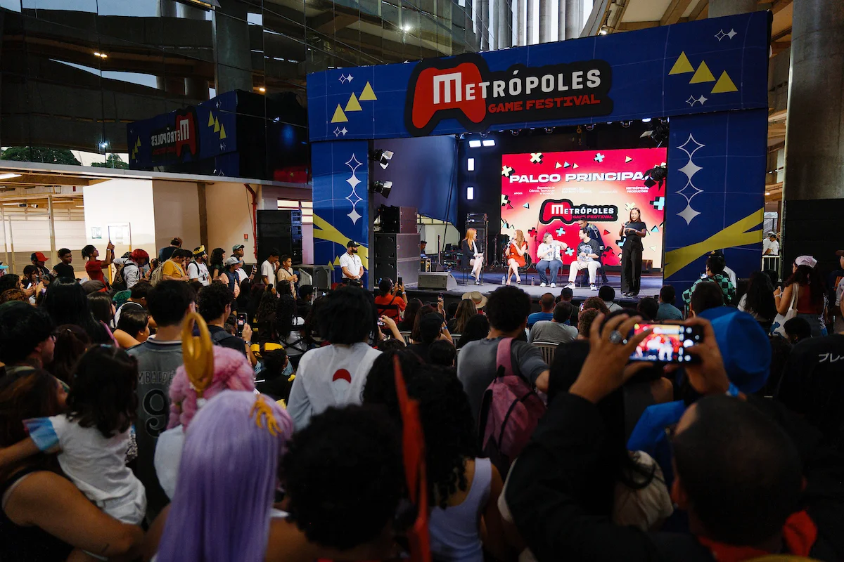 Elenco de dubladores de Naruto no Palco Principal do Metrópoles Game Festival Elenco de dubladores de Naruto no Palco Principal do Metrópoles Game Festival