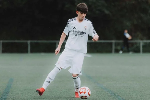 Foto colorida de Bryan Bugarin, do Real Madrid - Metrópoles