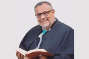 O padre Márlon Múcio