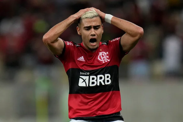 Empresário de Andreas Pereira confirma volta do jogador para Europa
