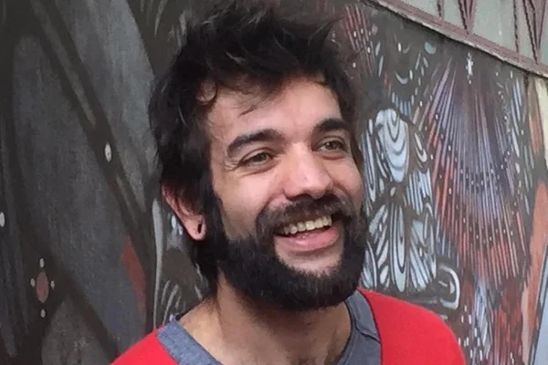 Hora do Faro: ex-Twister relança carreira no palco, mas acaba na rehab