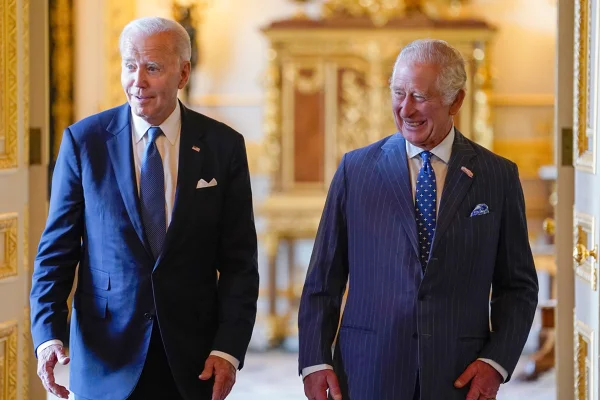 Joe Biden recebe carta do rei Charles após diagnóstico de câncer