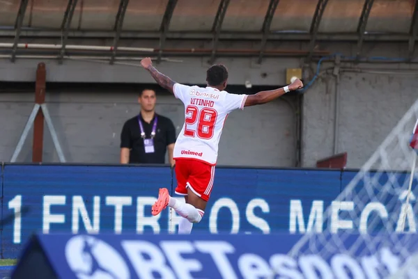 Imagem colorida de Vitinho, do Internacional- Metrópoles