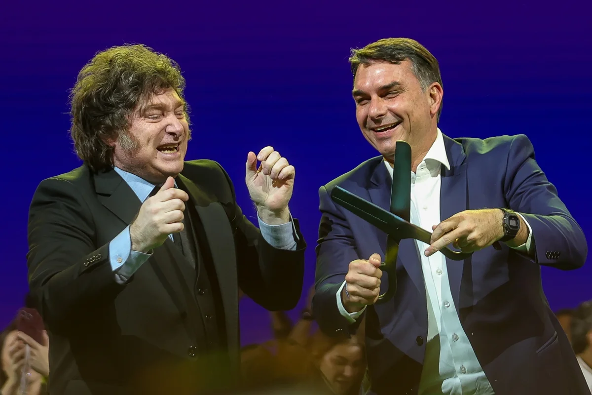 Flávio diz que Lula isolou o Brasil e promete reaproximação com Milei