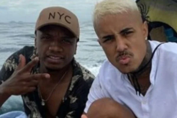 MC Livinho com Kaká, amigo de infância e produtor, que foi assassinado num bar de São Paulo