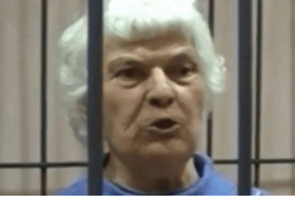 Idosa serial killer que fazia doces com restos de vítimas morre de Covid-19