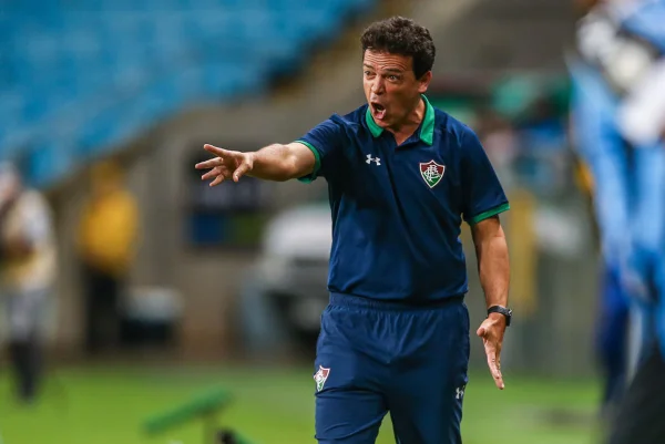 Fernando Diniz treinando o Fluminense