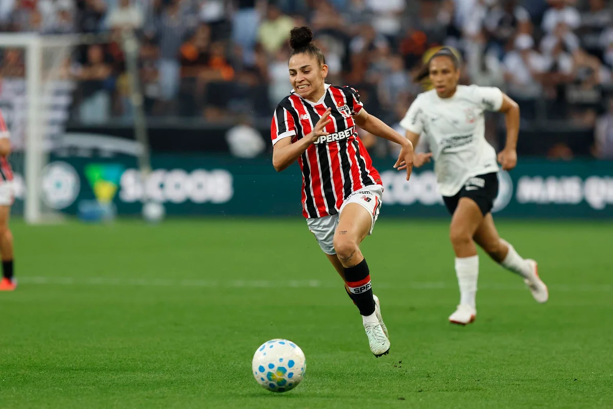 O São Paulo derrotou o Corinthians por 2 x 1 na Neo Química Arena O São Paulo derrotou o Corinthians por 2 x 1 na Neo Química Arena